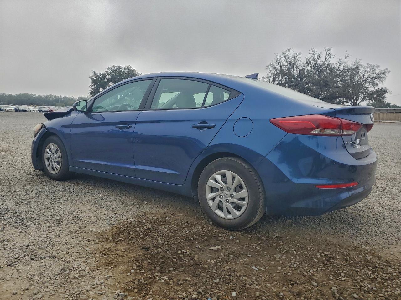 2017 Hyundai Elantra Se - Image 2