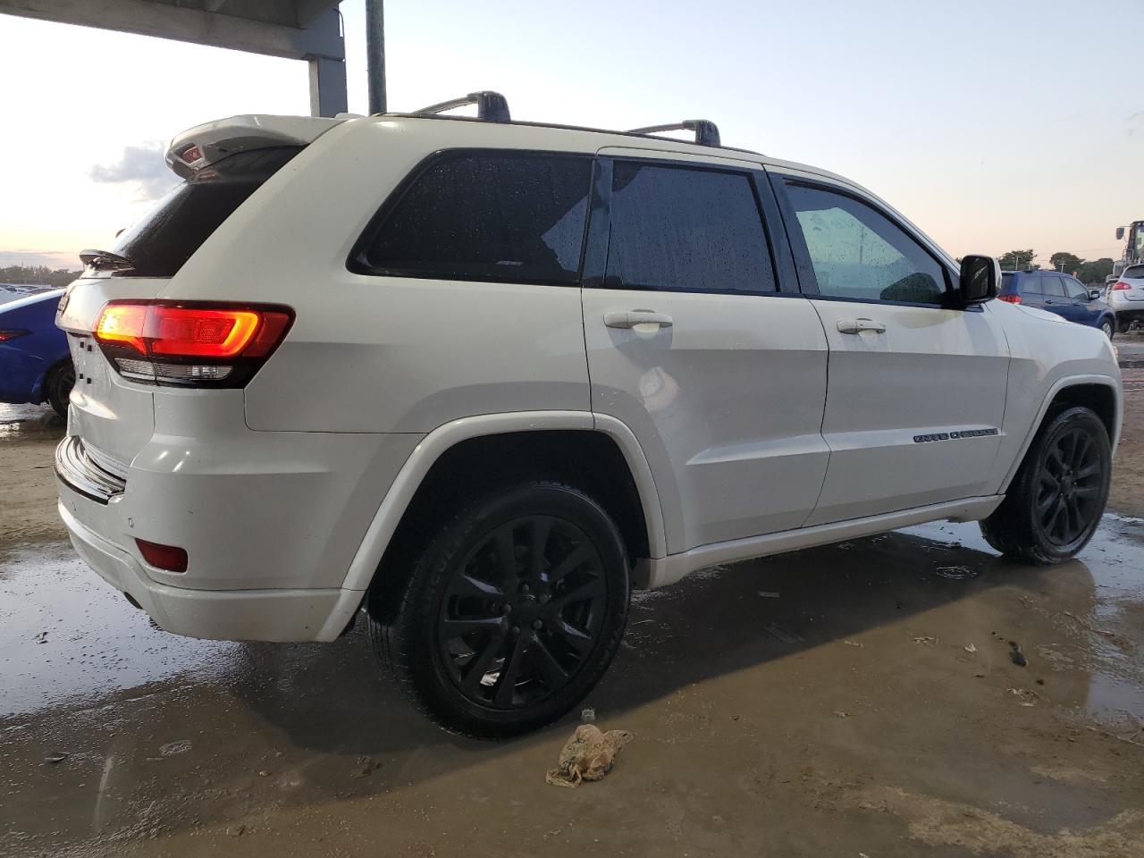 2018 Jeep Grand Cherokee Laredo - Фото 3