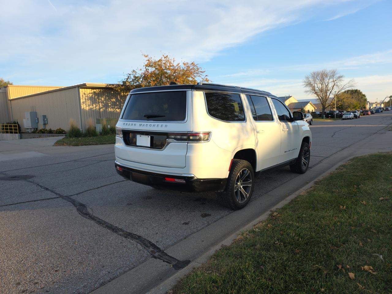 2023 Jeep Grand Wagoneer Series I - Фото 4