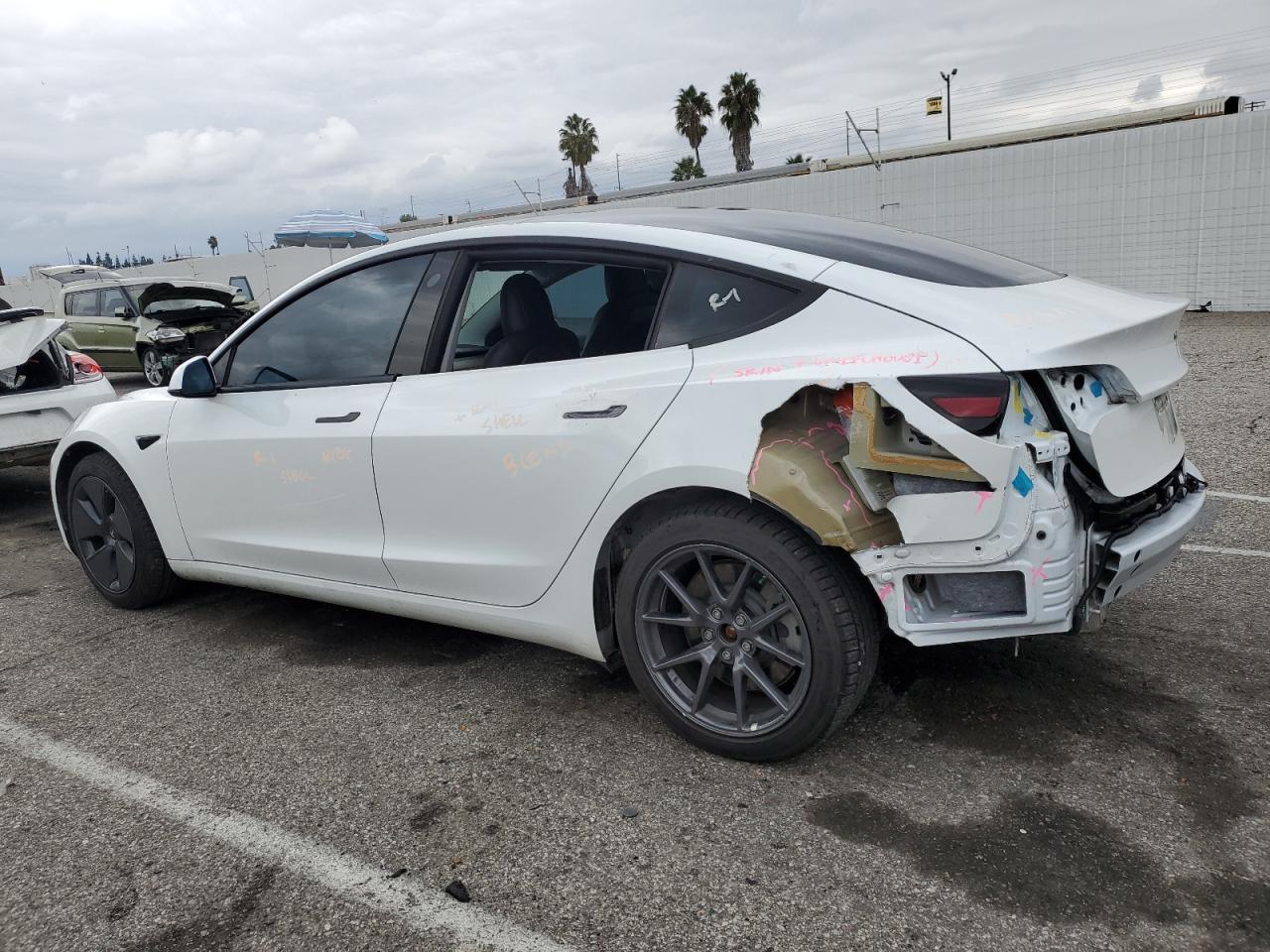 2022 Tesla Model 3 - Фото 2