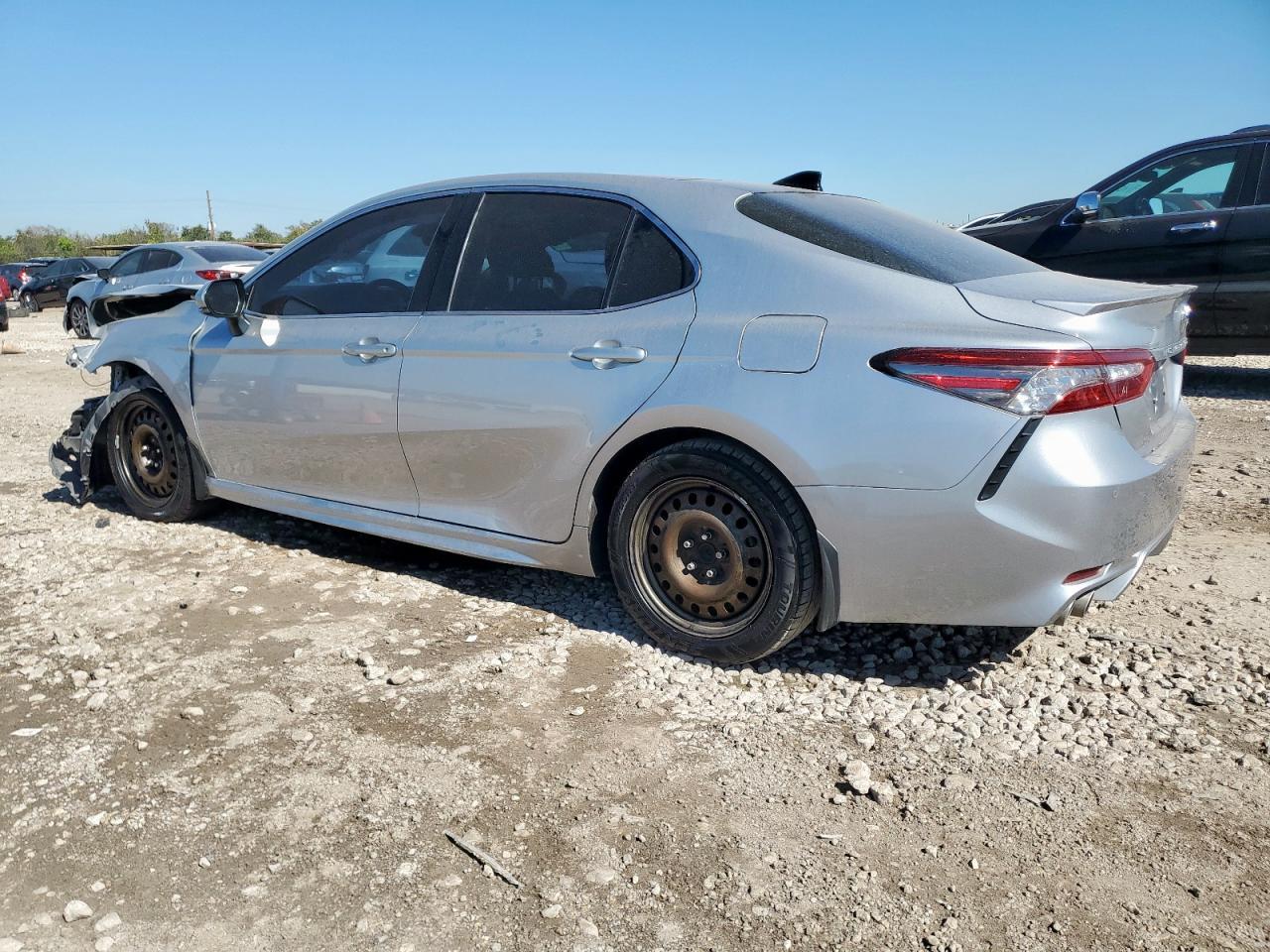 2018 Toyota Camry Xse - Image 2