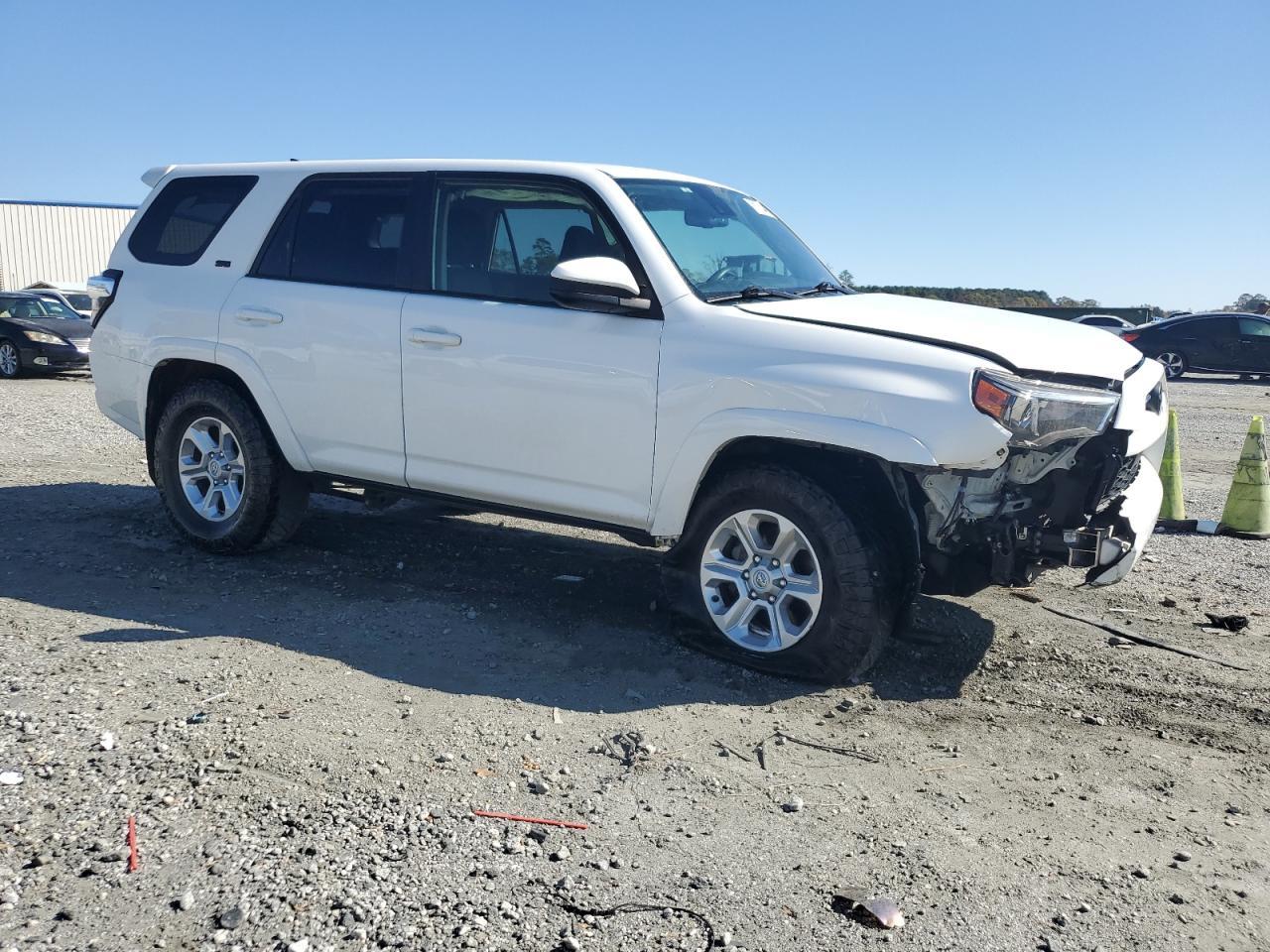 2022 Toyota 4Runner Sr5 - Фото 4