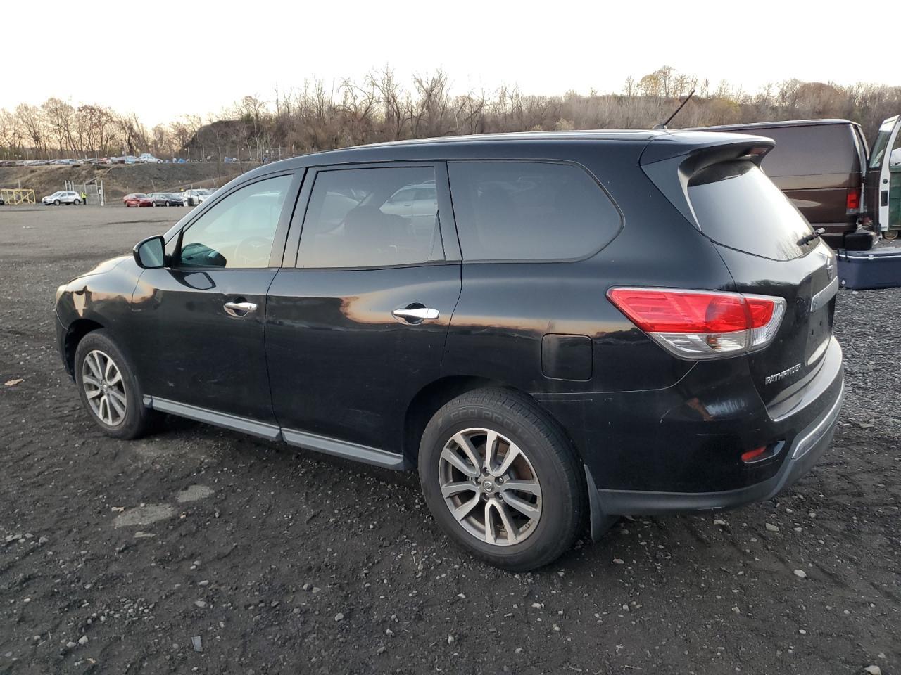 2014 Nissan Pathfinder S - Фото 2