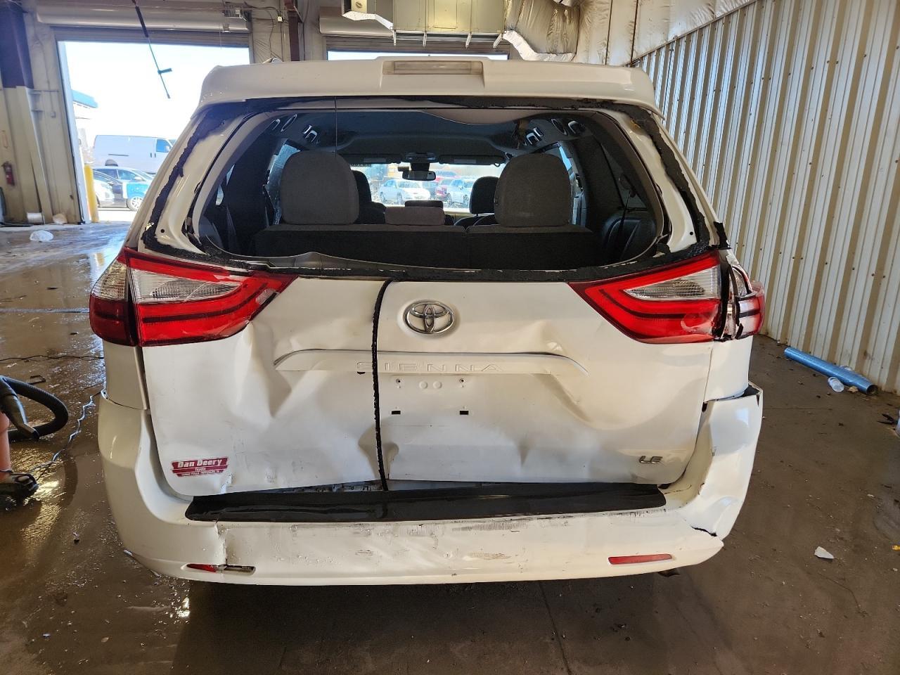 2018 Toyota Sienna Le - Фото 6