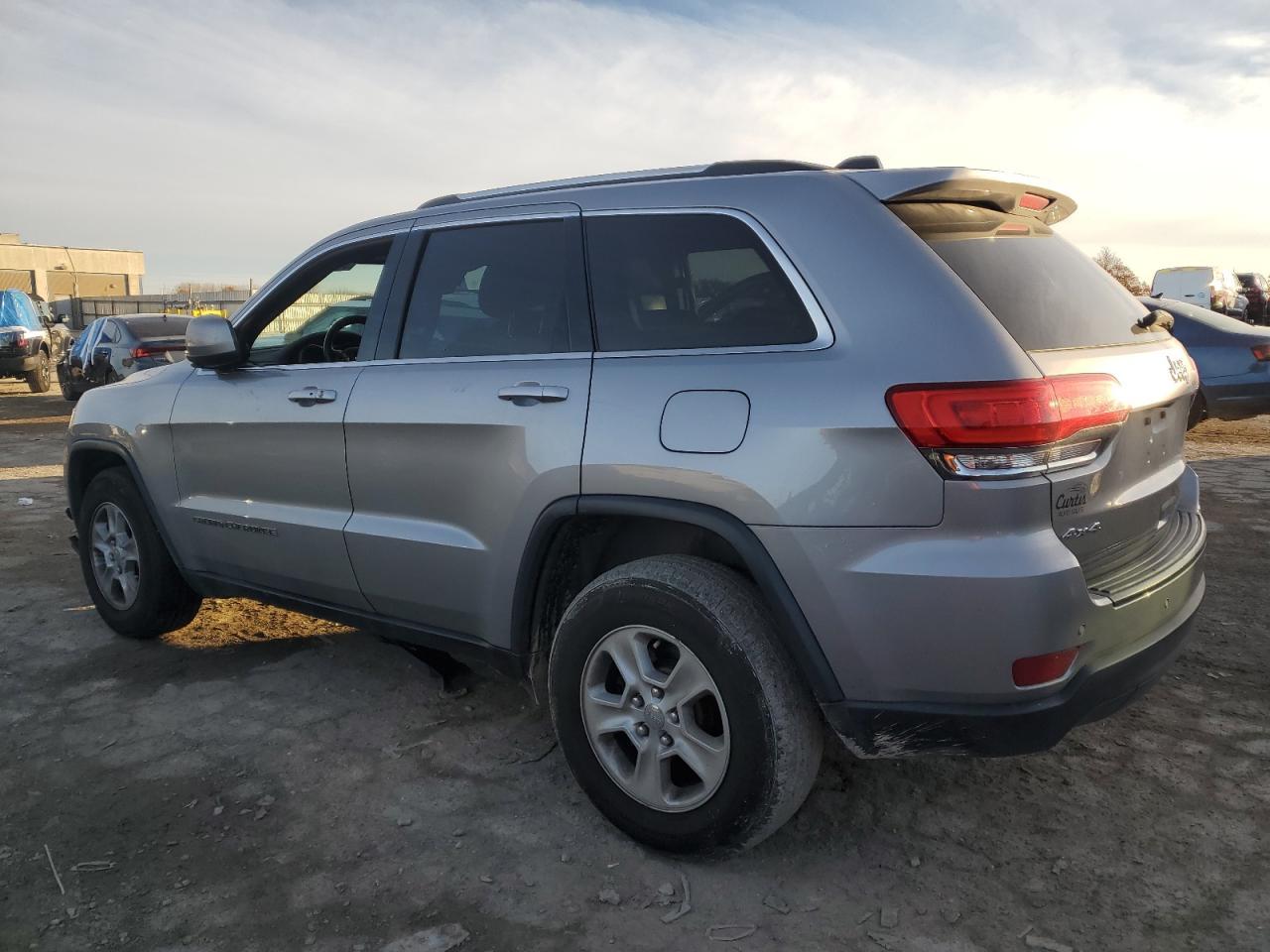 2017 Jeep Grand Cherokee Laredo - Image 2