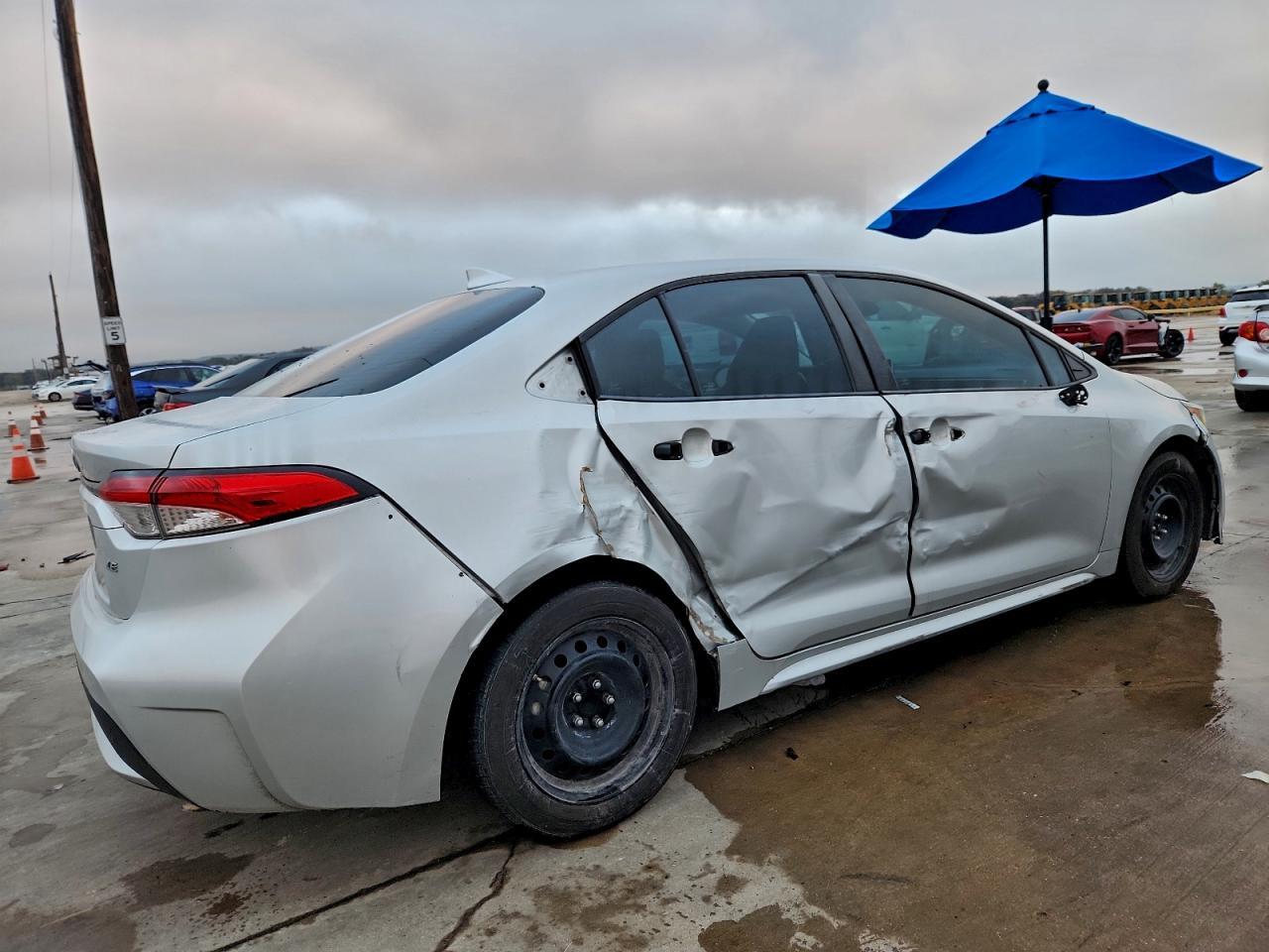 2020 Toyota Corolla Le - Image 3
