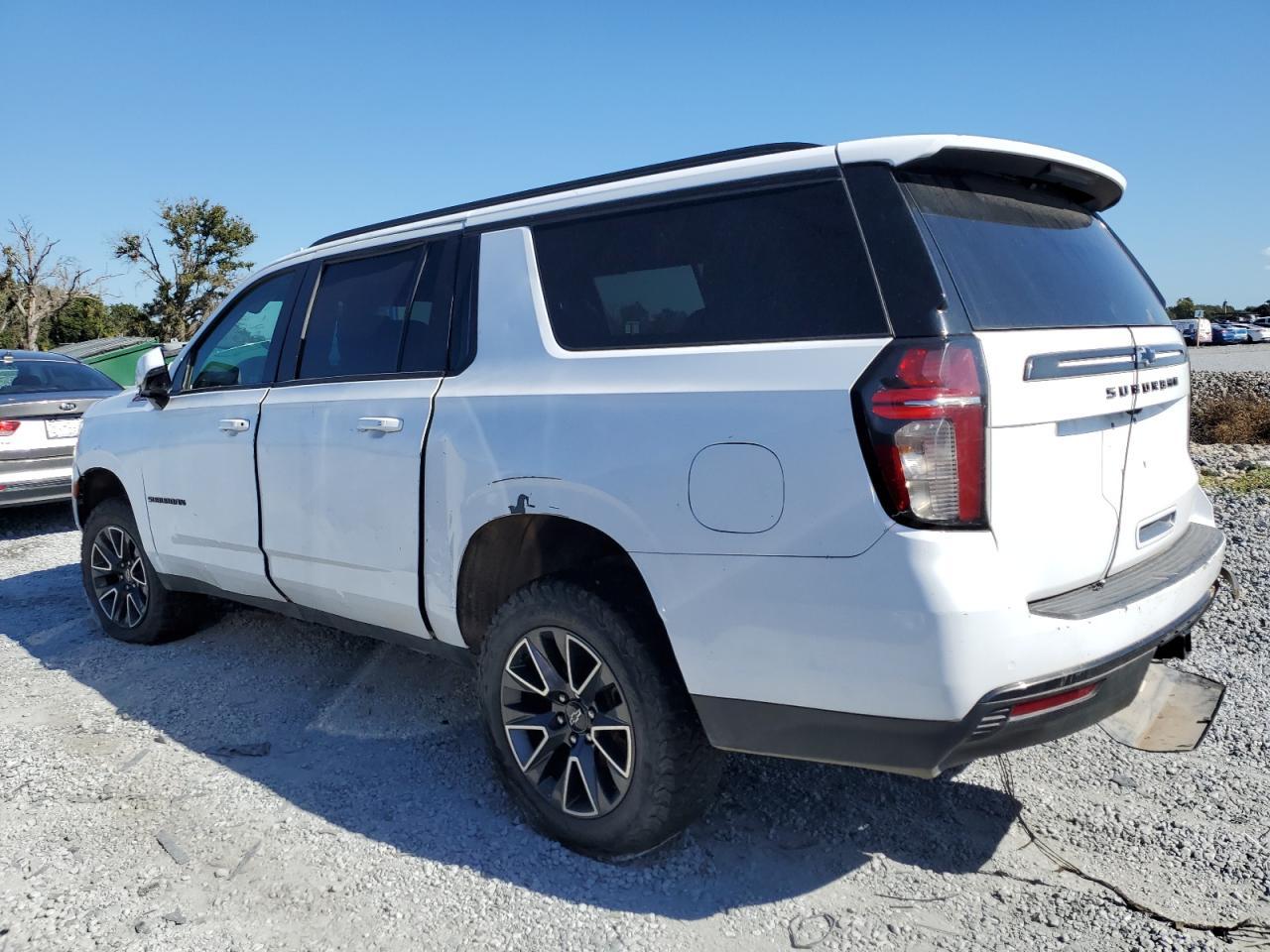 2021 Chevrolet Suburban K1500 Z71 - Фото 2