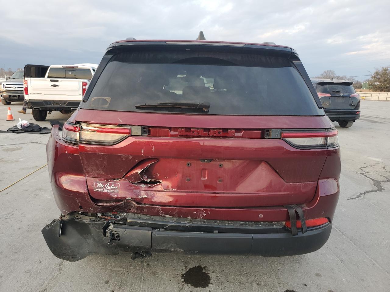 2023 Jeep Grand Cherokee Laredo - Image 6