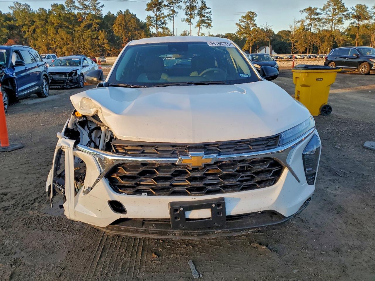 2025 Chevrolet Trax Ls - Image 5