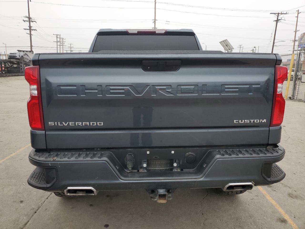 2020 Chevrolet Silverado K1500 Custom - Фото 6