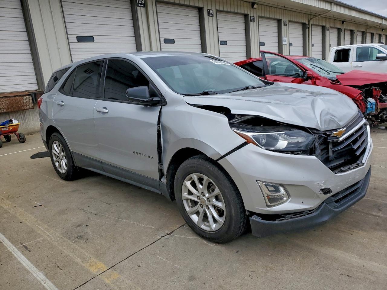 2018 Chevrolet Equinox Ls - Фото 4
