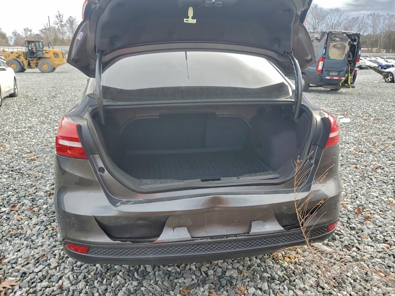 2017 Ford Focus Se - Image 6