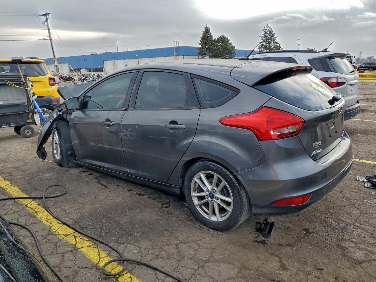 2016 Ford Focus Se - Image 2