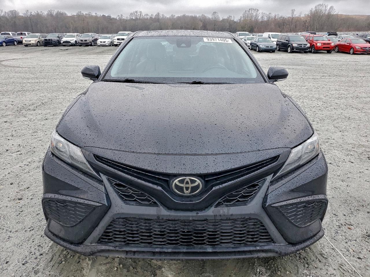 2022 Toyota Camry Se - Image 5