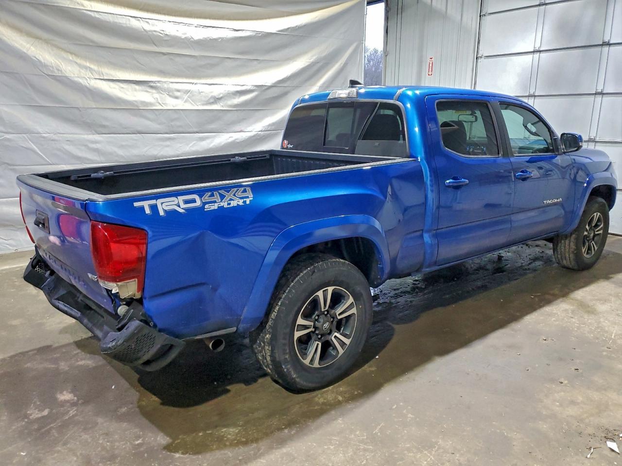 2017 Toyota Tacoma Double Cab - Image 3