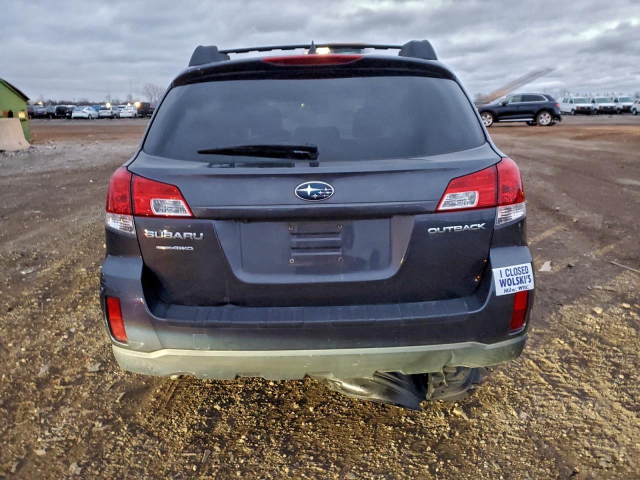 2011 Subaru Outback 2.5I Limited - Image 6