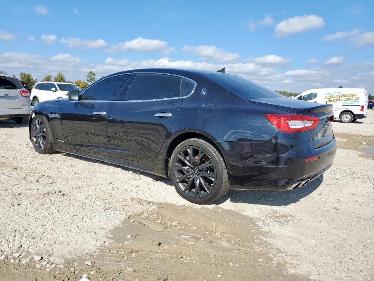 2017 Maserati Quattroporte S - Фото 2