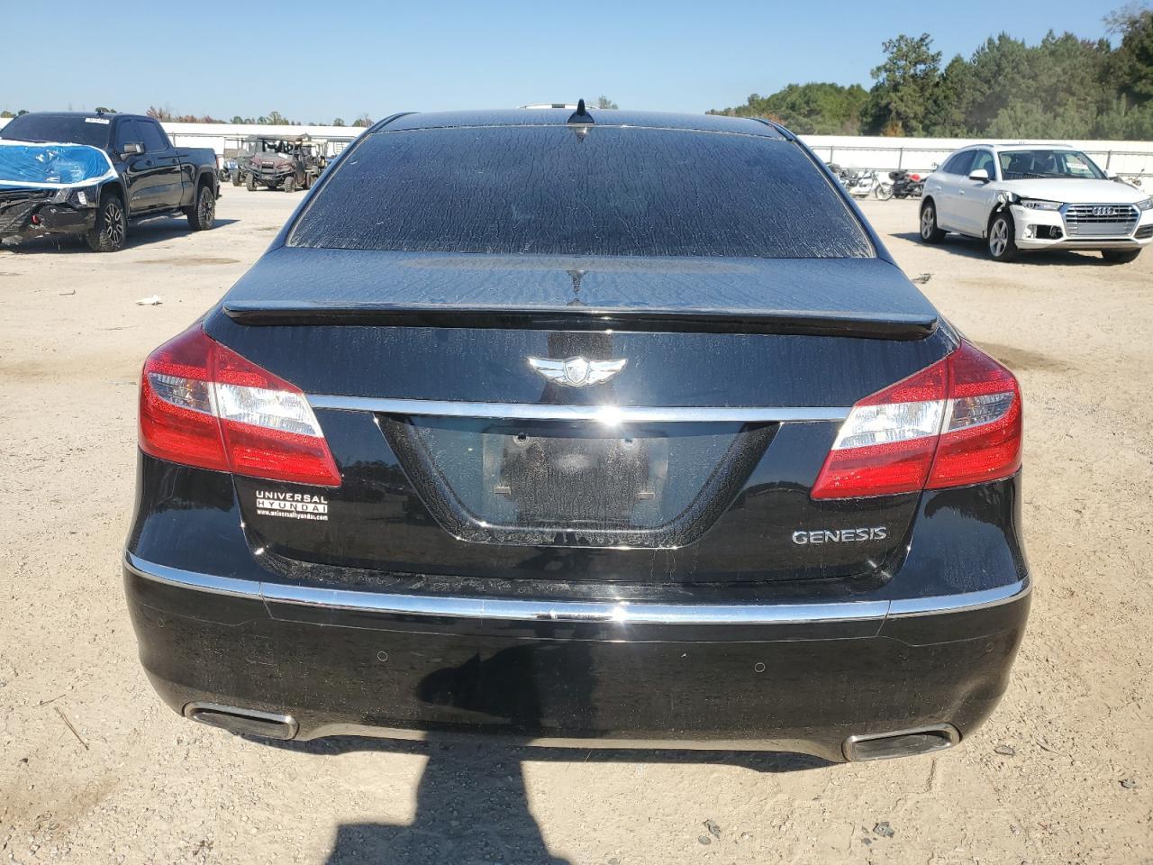2013 Hyundai Genesis 3.8L - Фото 6