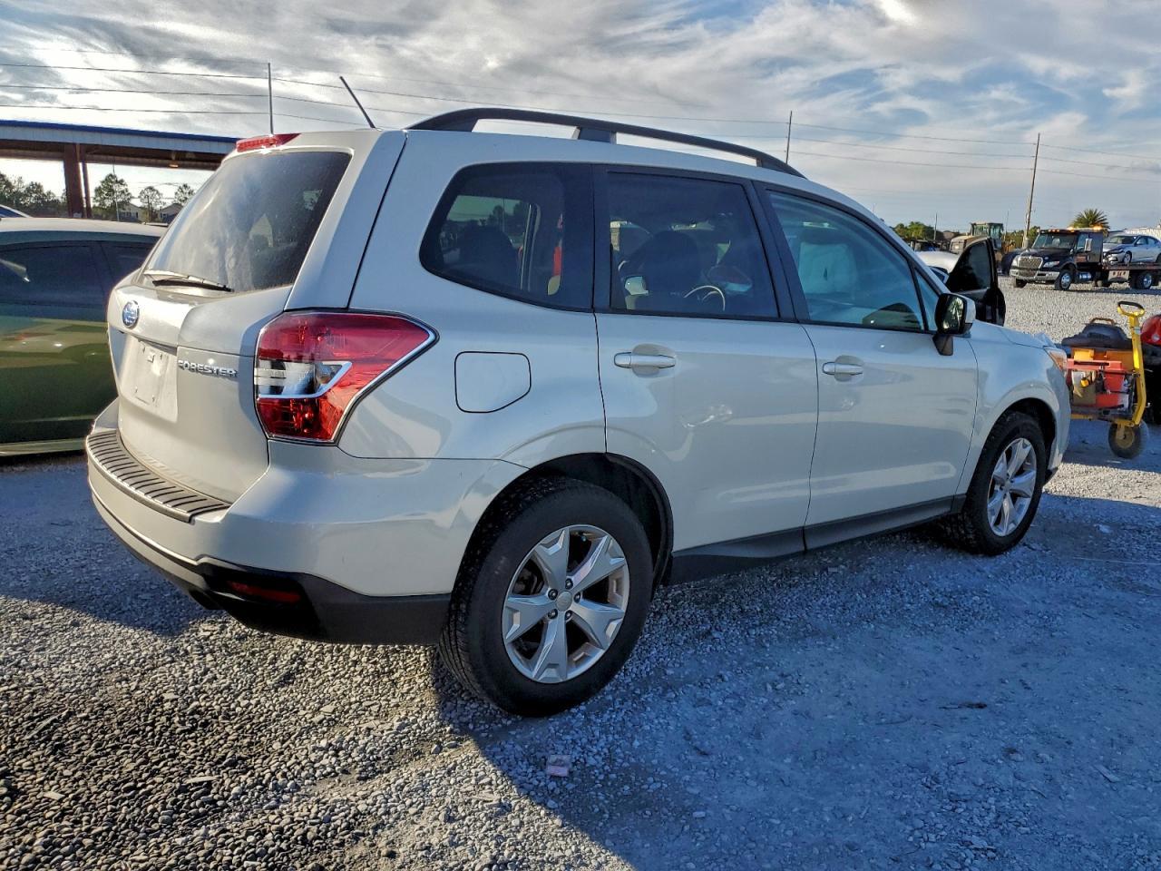 2015 Subaru Forester 2.5I Premium - Image 3