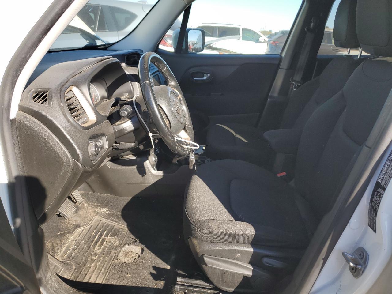 2017 Jeep Renegade Latitude - Image 7