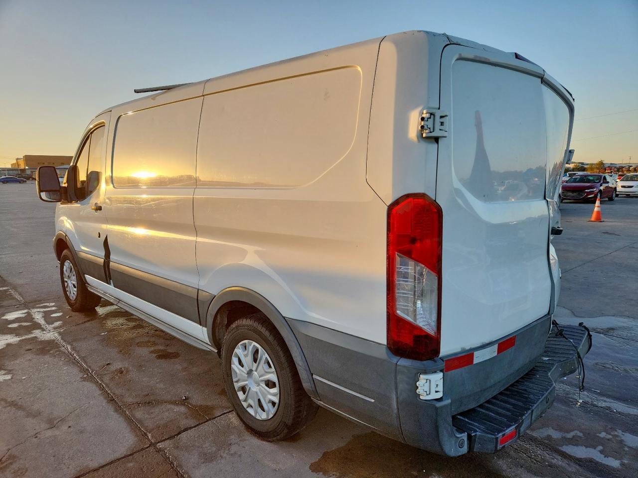 2016 Ford Transit T-150 Delivery Van - Фото 2