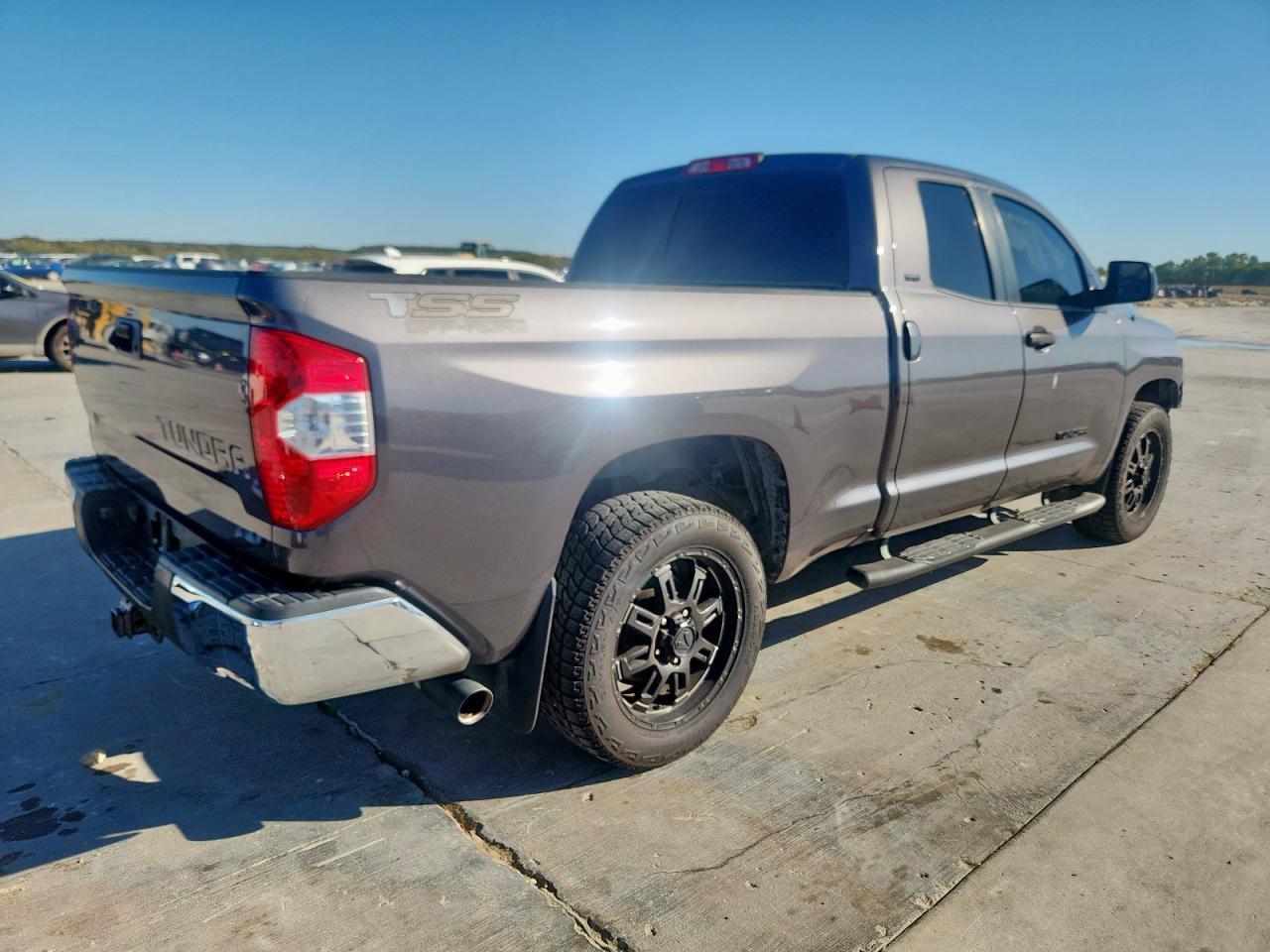 2017 Toyota Tundra Sr5 - Фото 3