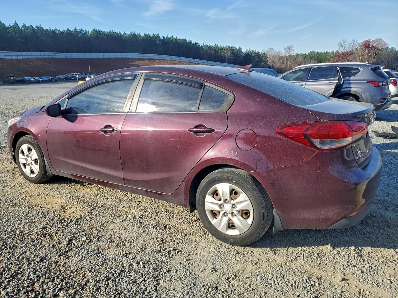 2018 Kia Forte Lx - Image 2