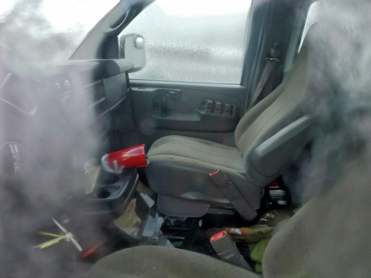 2009 GMC Savana G2500 - Image 7
