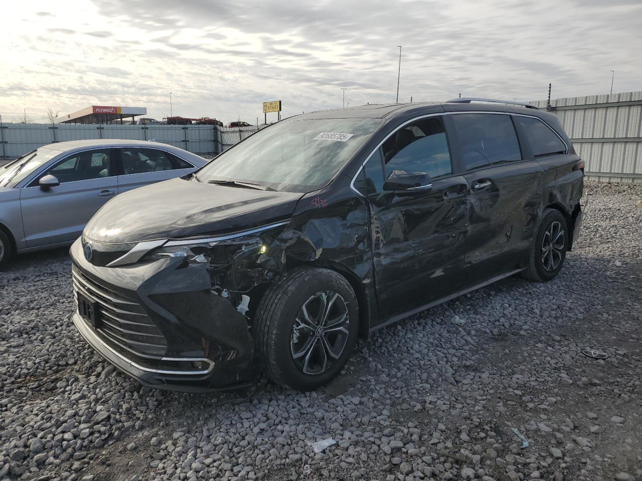2025 Toyota Sienna Limited