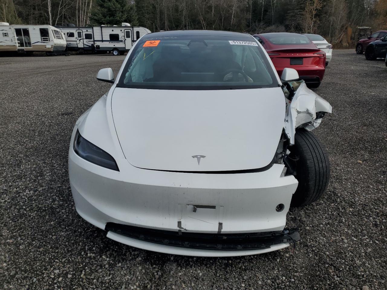 2024 Tesla Model 3 - Фото 5