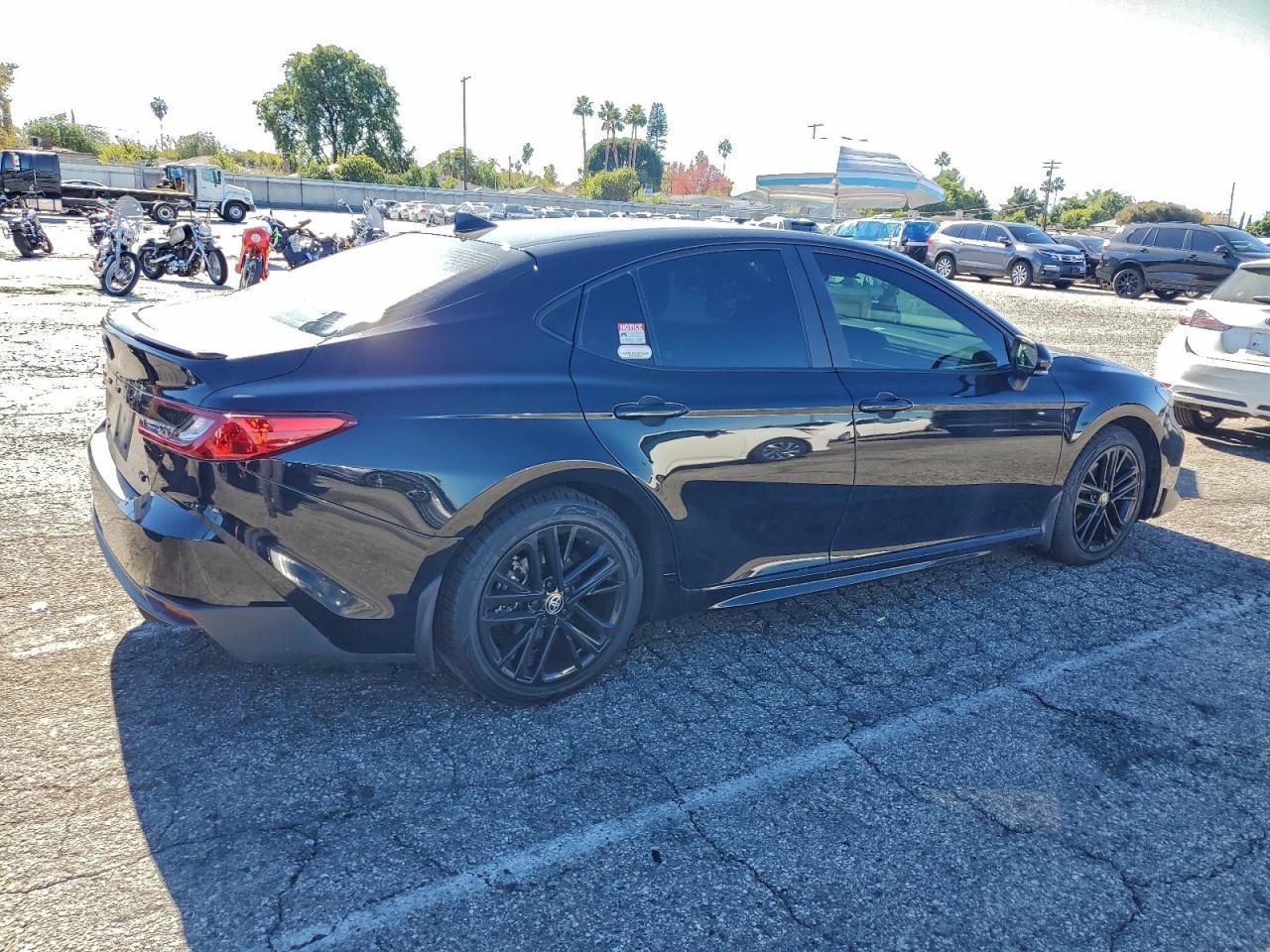 2025 Toyota Camry Xse - Фото 3