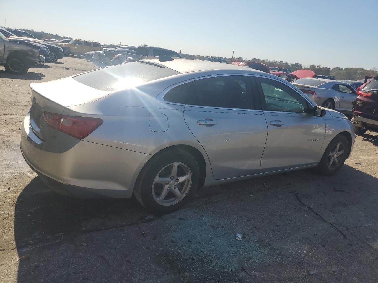 2018 Chevrolet Malibu Ls - Image 3