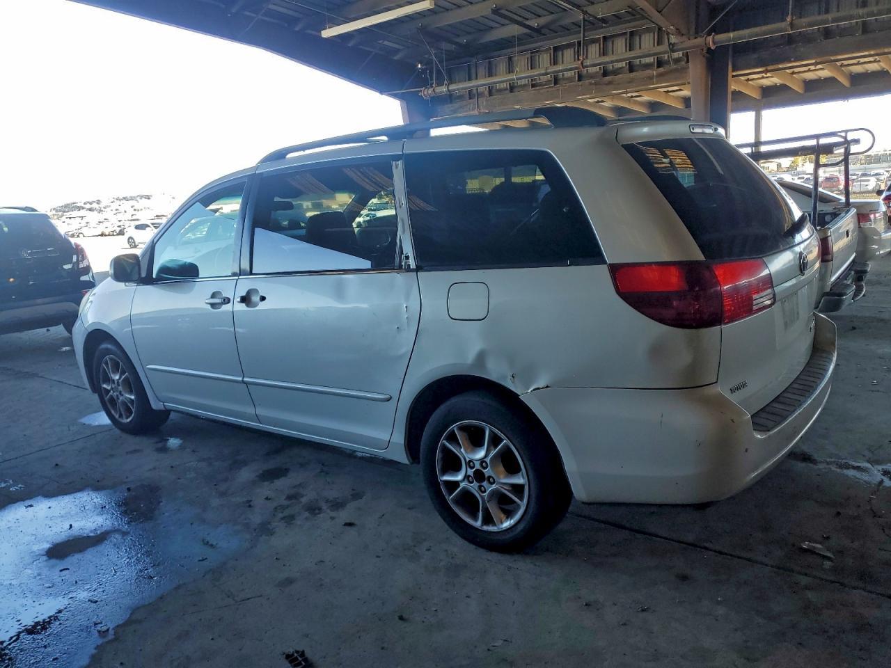 2005 Toyota Sienna Xle - Image 2