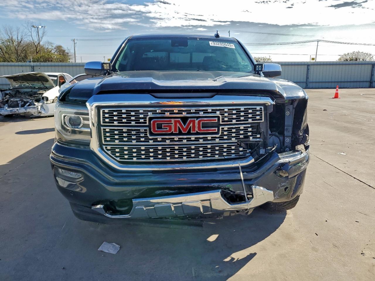 2018 GMC Sierra K1500 Denali - Image 5