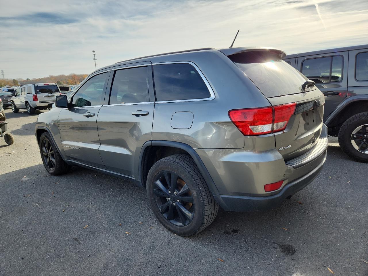 2013 Jeep Grand Cherokee Laredo - Image 2