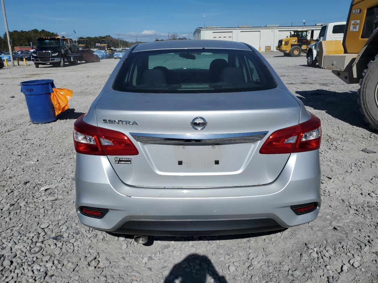 2017 Nissan Sentra S - Фото 6