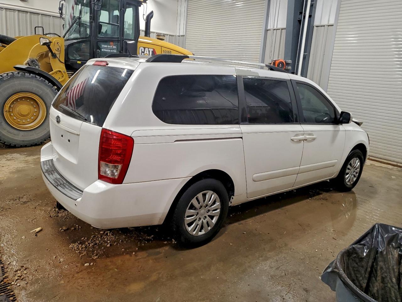 2011 Kia Sedona Lx - Фото 3