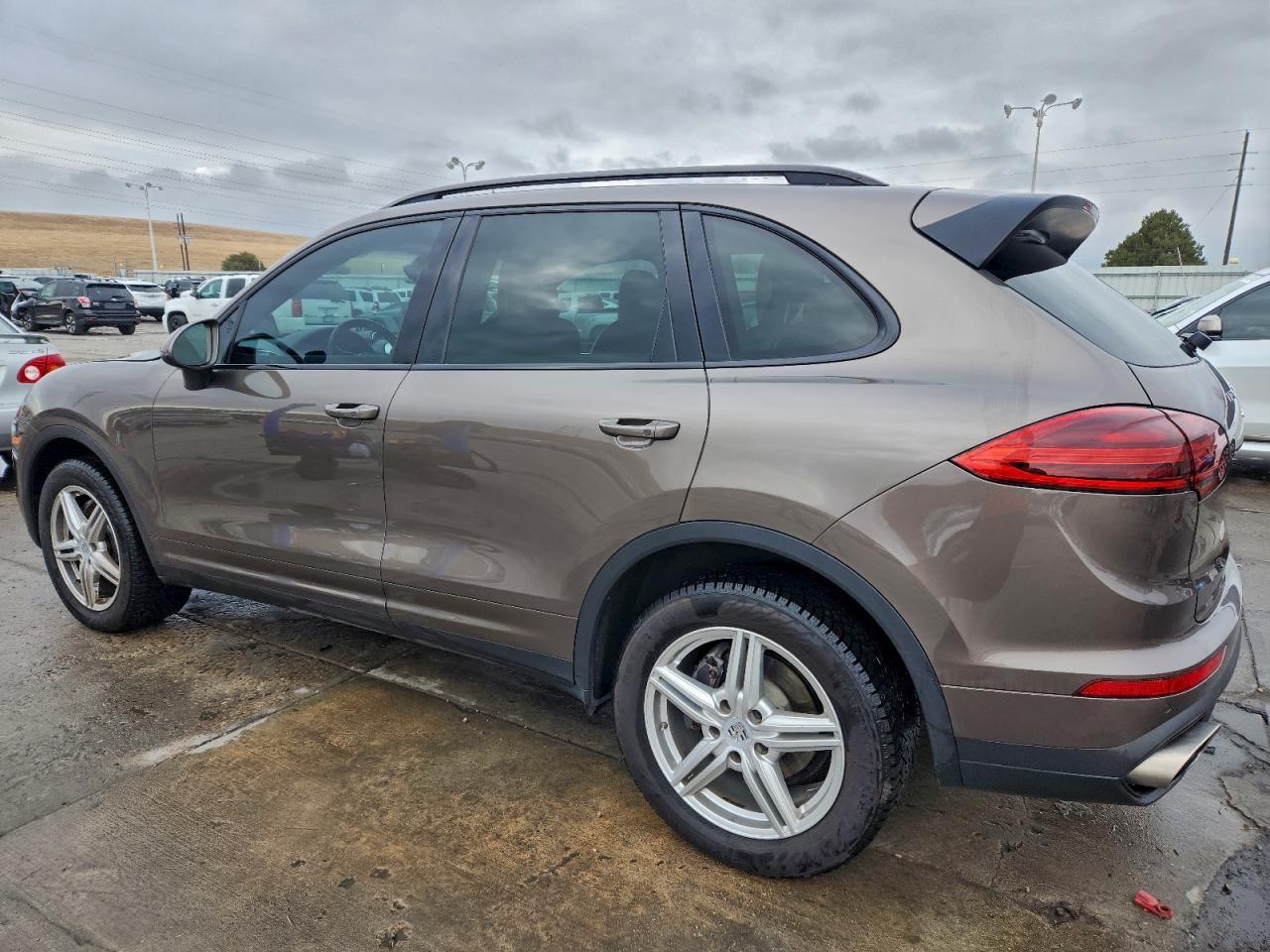 2016 Porsche Cayenne - Image 2