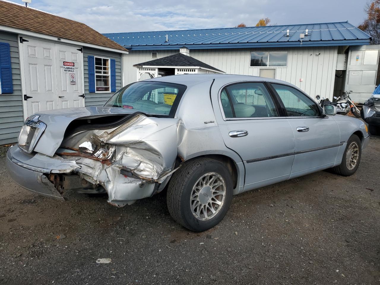 2001 Lincoln Town Car Signature - Фото 3