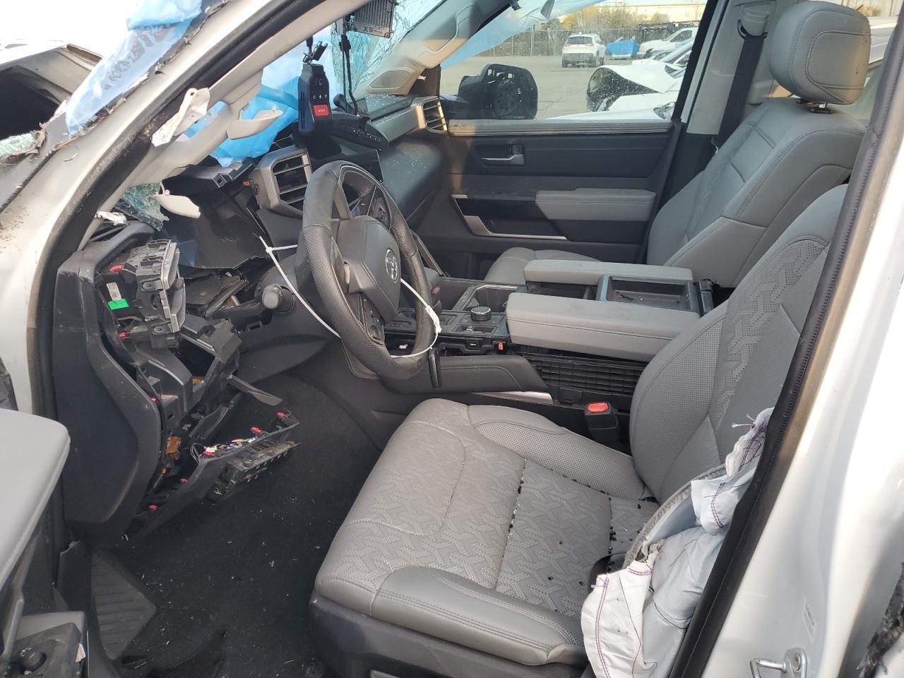 2024 Toyota Tundra Crewmax Limited - Image 7