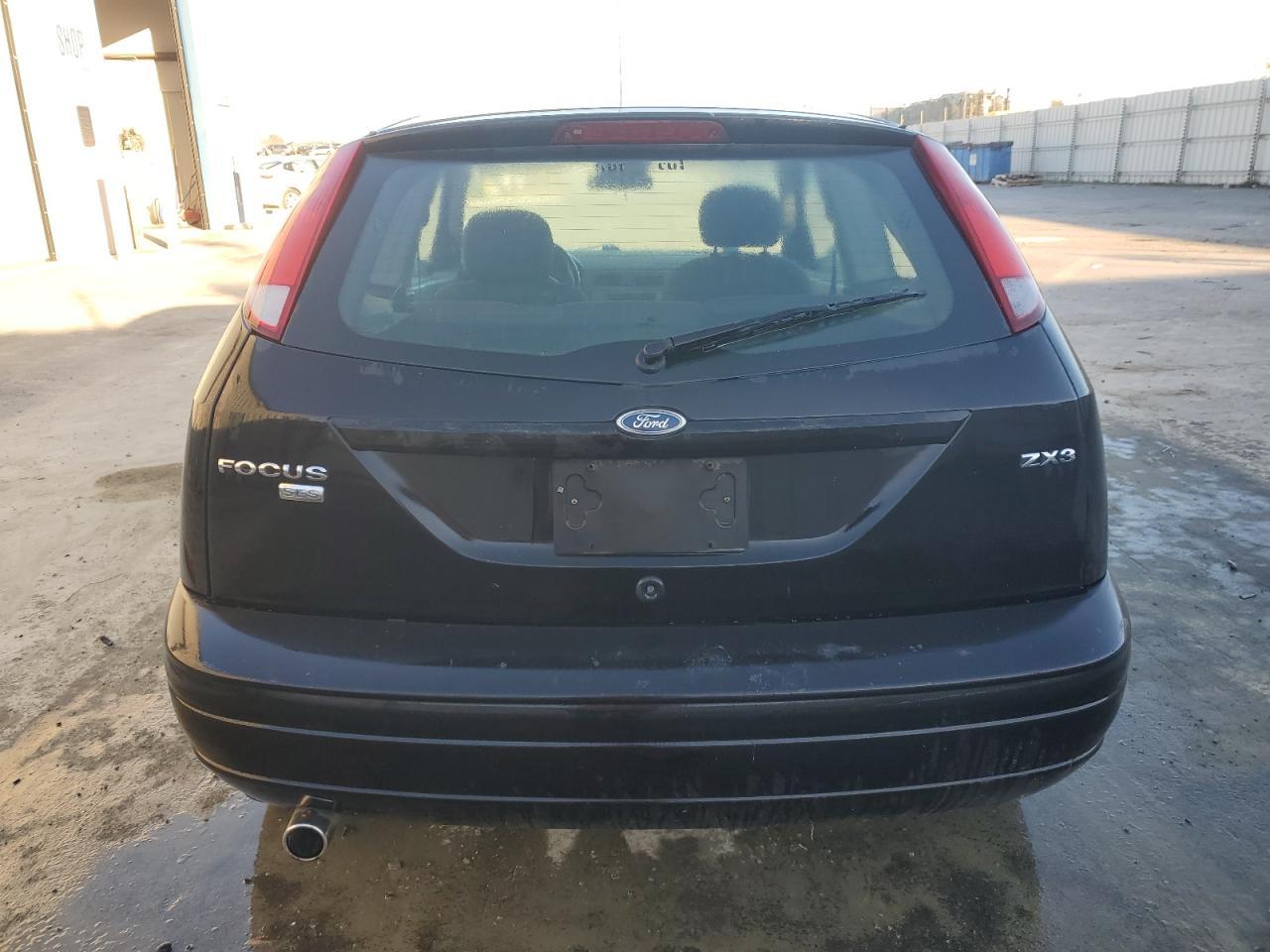 2005 Ford Focus Zx3 - Фото 6