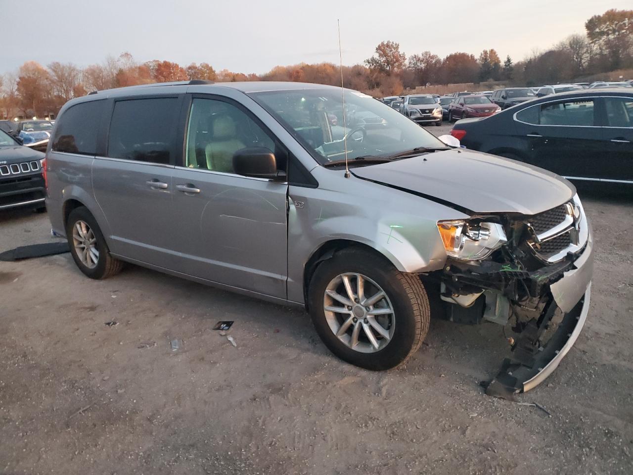2019 Dodge Grand Caravan Sxt - Фото 4
