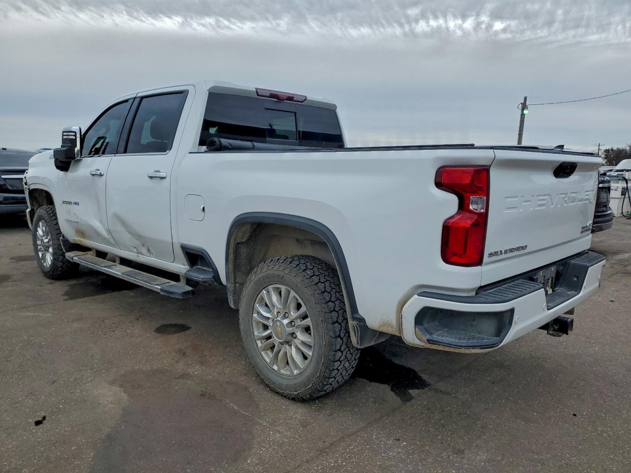 2022 Chevrolet Silverado K2500 High Country - Фото 2