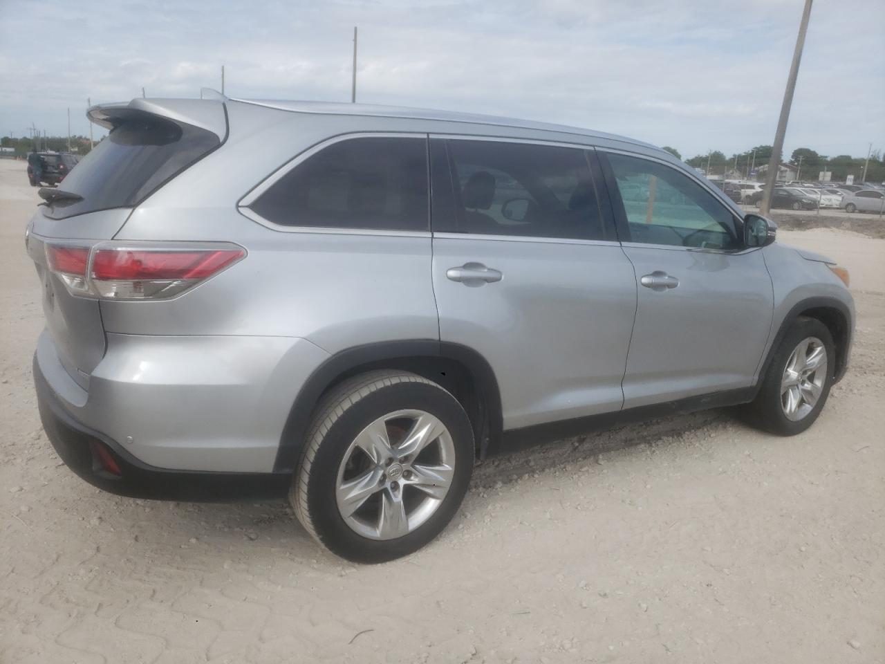 2015 Toyota Highlander Limited - Фото 3