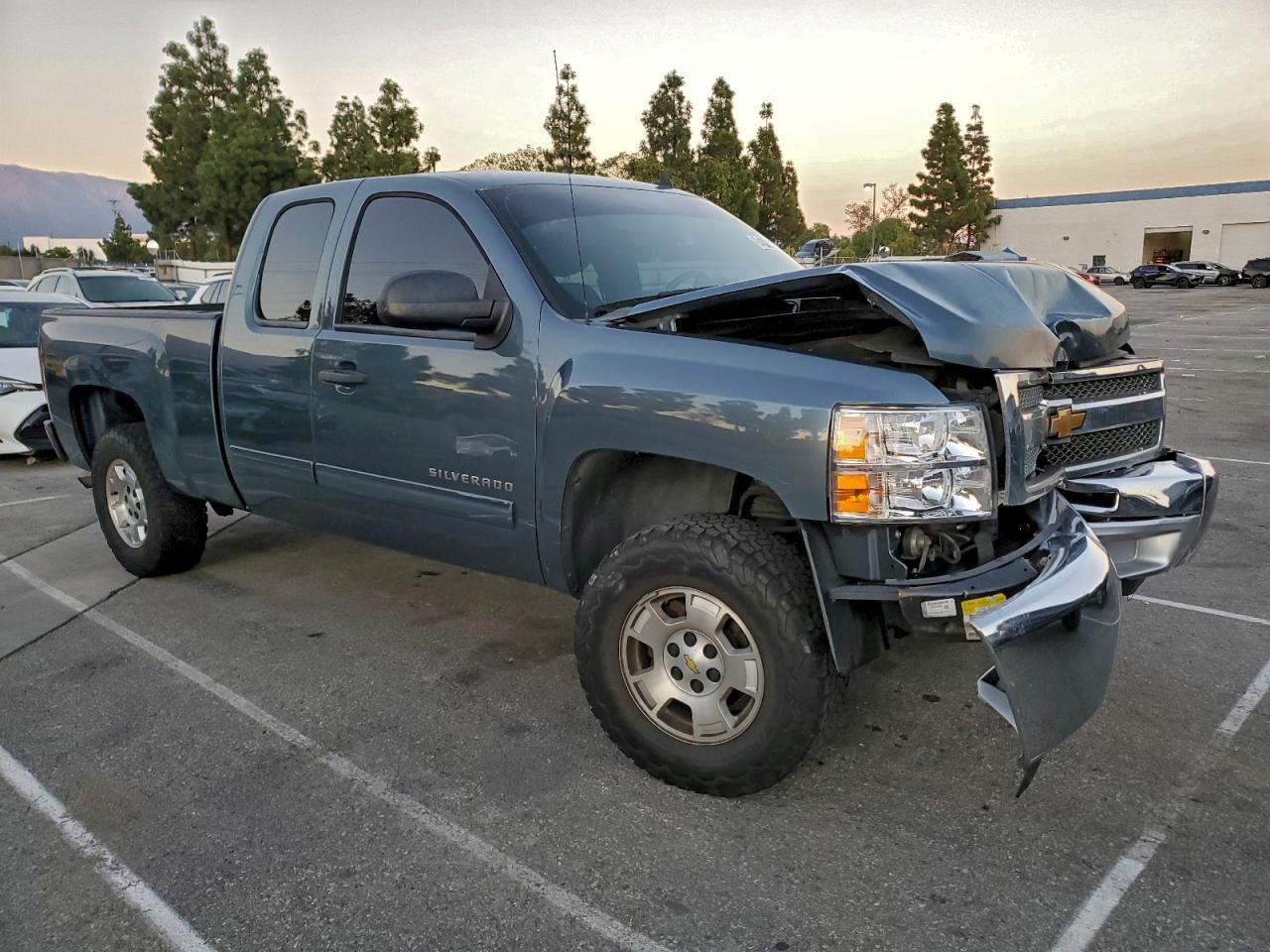 2012 Chevrolet Silverado C1500 Lt - Image 4