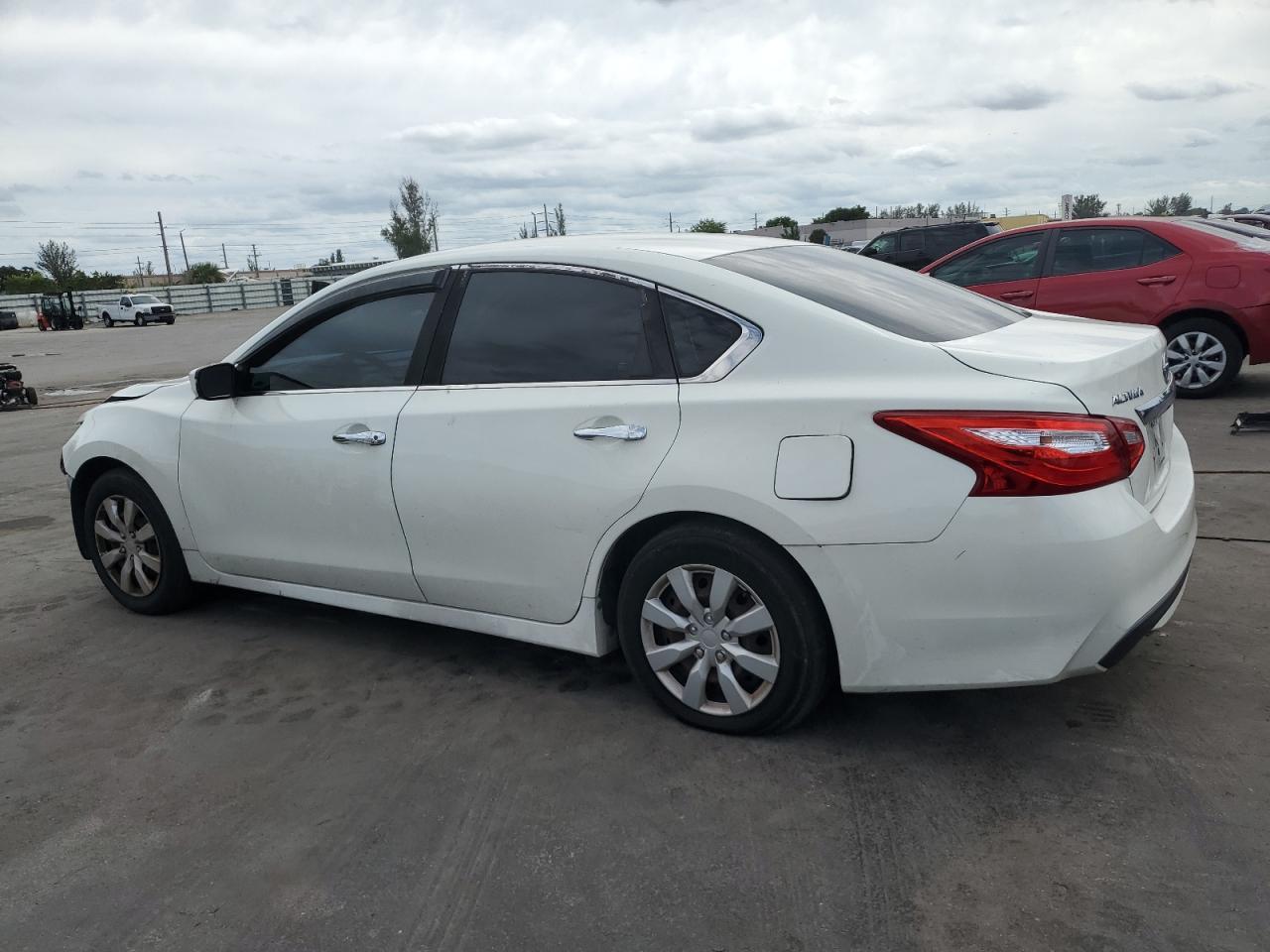 2017 Nissan Altima 2.5 - Фото 2