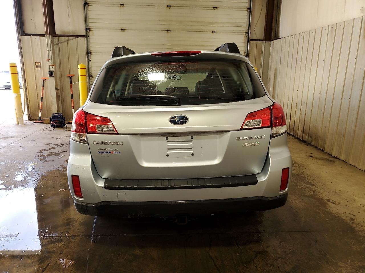 2013 Subaru Outback 2.5I - Фото 6