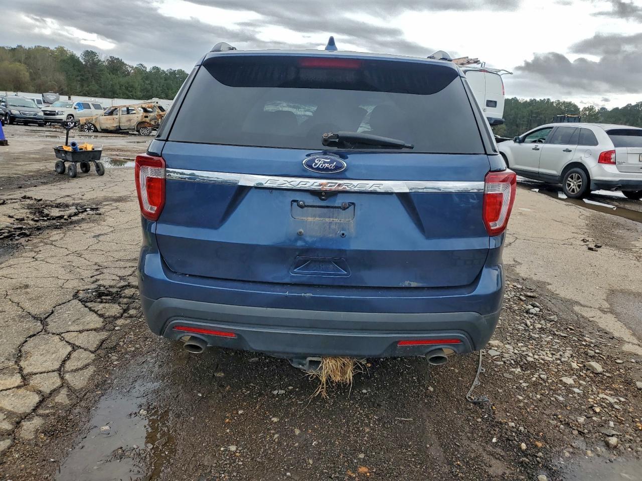 2017 Ford Explorer - Image 6