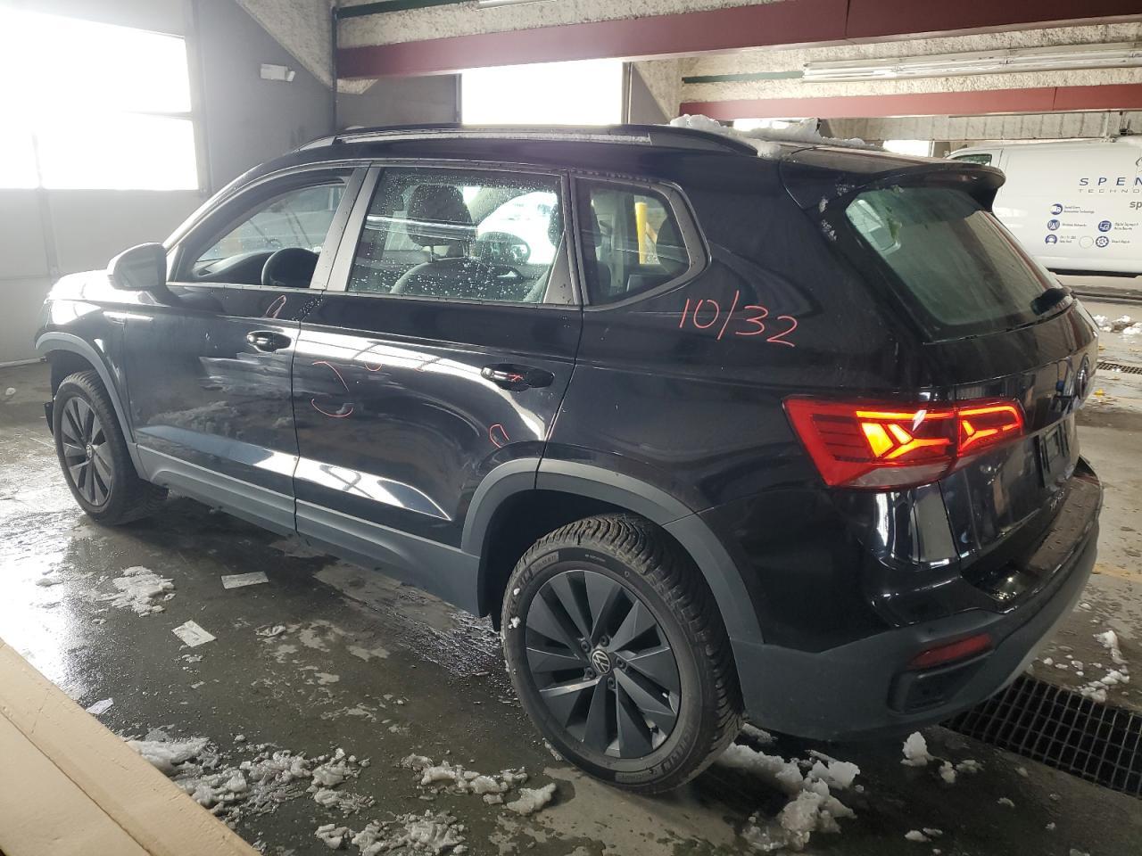 2022 Volkswagen Taos S - Фото 2