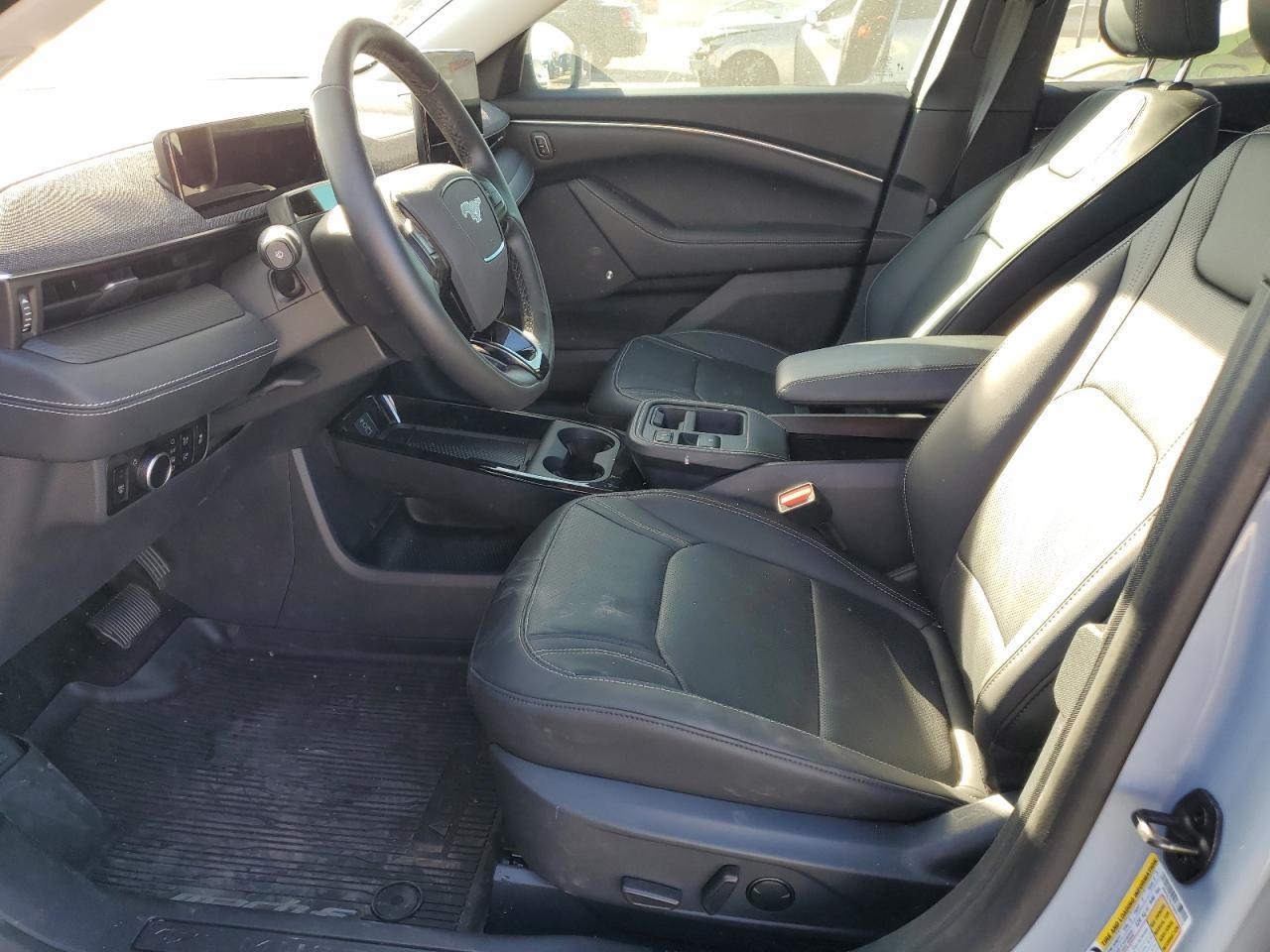 2025 Ford Mustang Mach-E Premium - Image 7